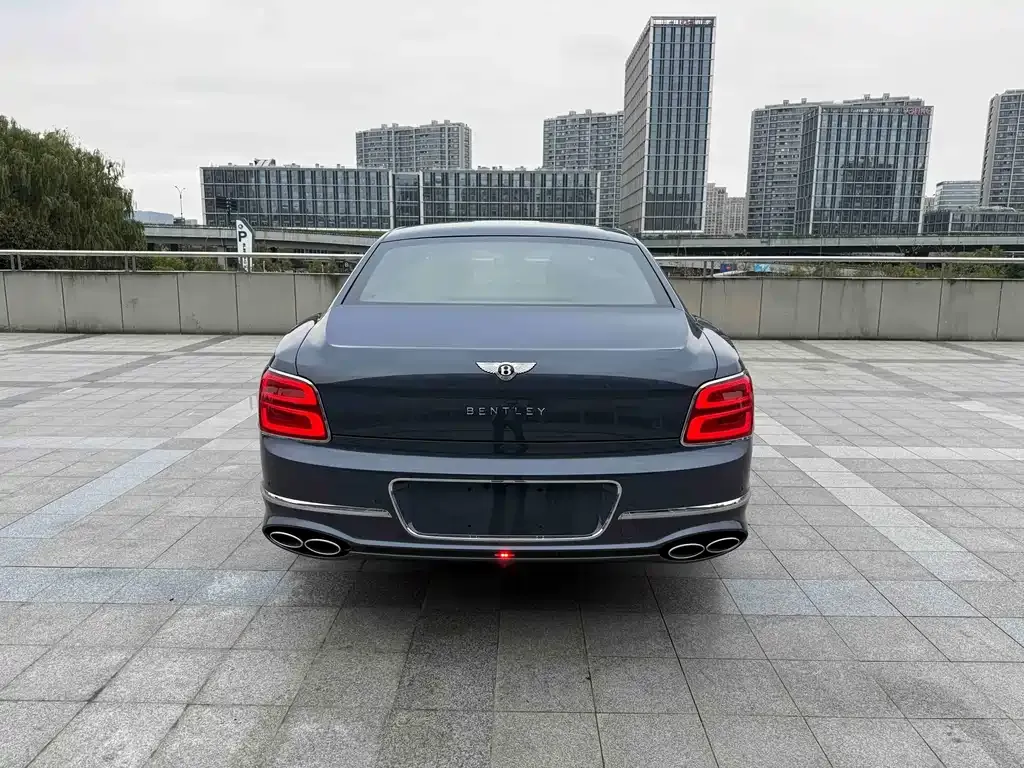 Bentley Flying Spur PHEV — фото 8