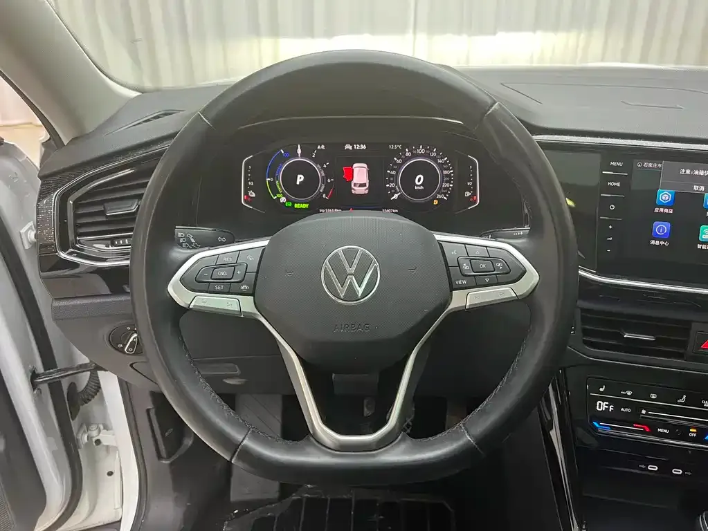 Volkswagen GTE PHEV — фото 10