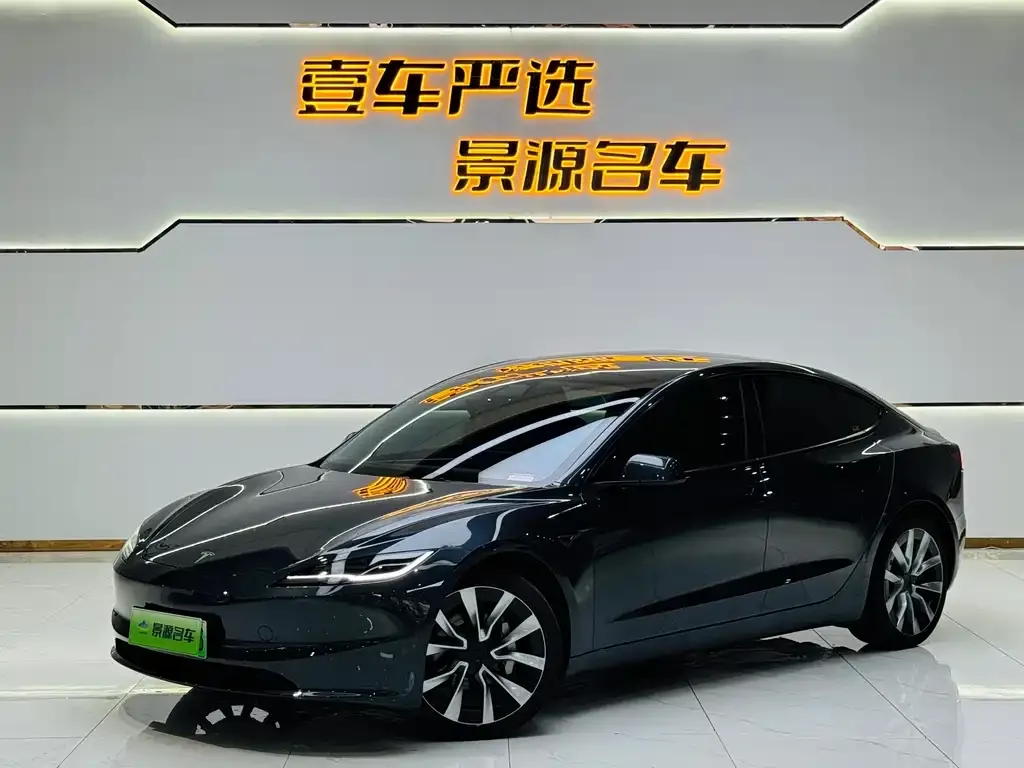 Tesla Model 3 — фото 1