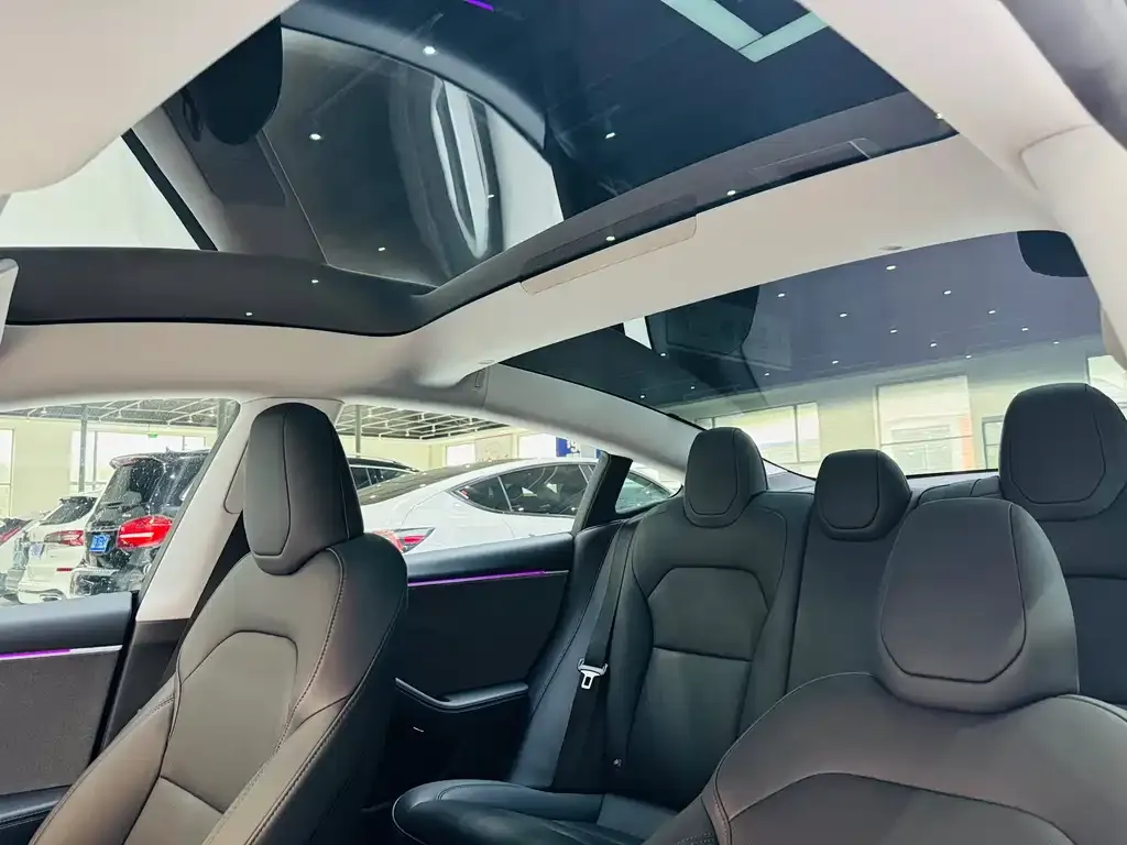 Tesla Model 3 — фото 10