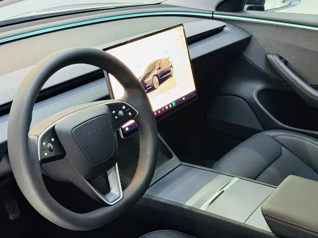 Tesla Model 3 — фото 5