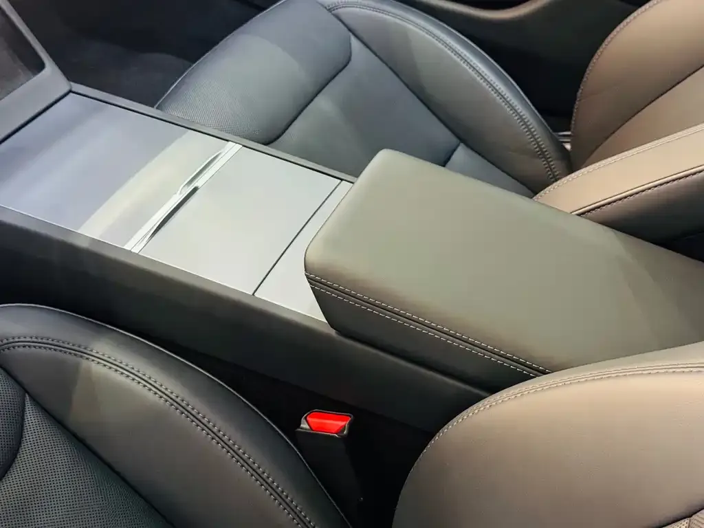 Tesla Model 3 — фото 8