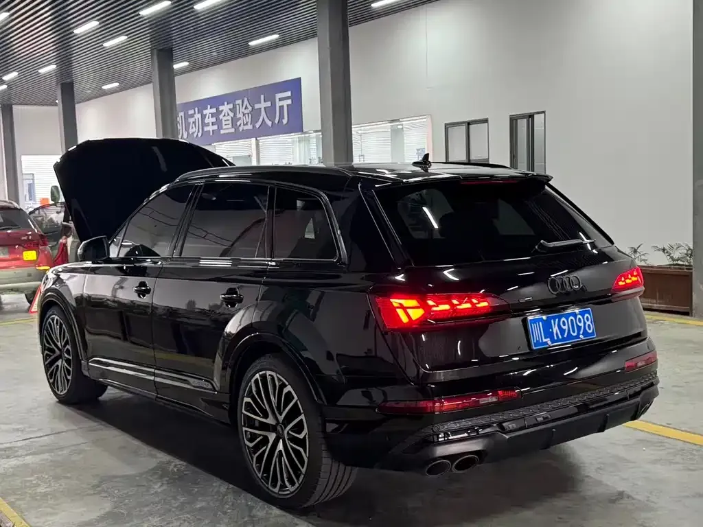 Audi SQ7 — фото 4