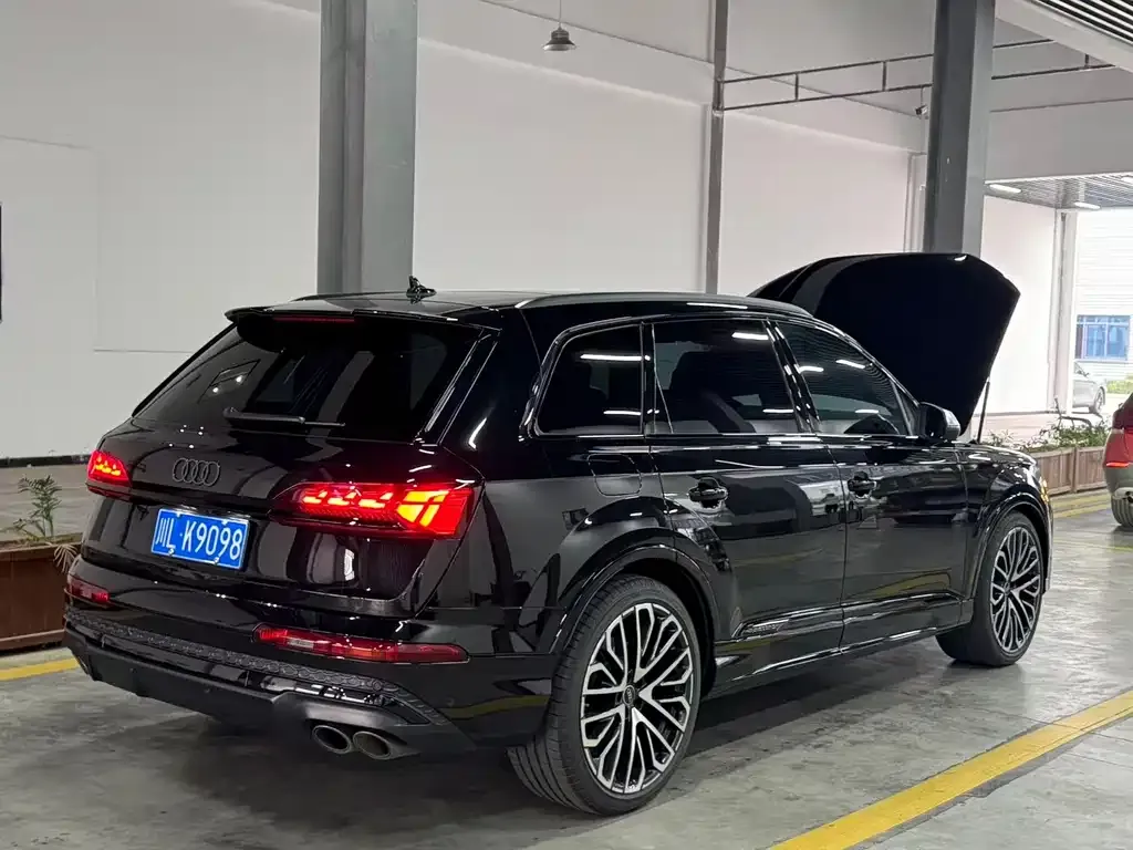 Audi SQ7 — фото 5