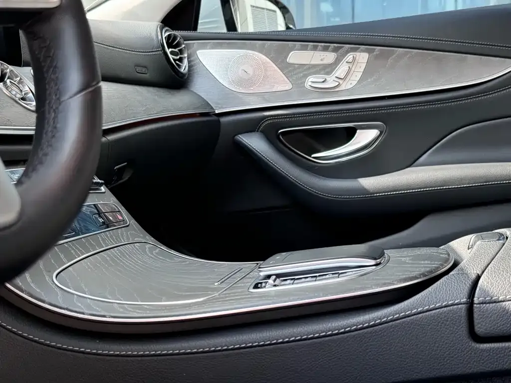 Mercedes-Benz CLS — фото 6