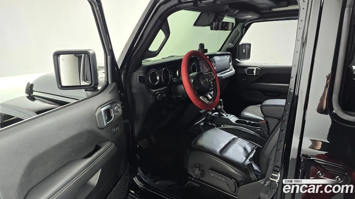 Jeep Wrangler — фото 10