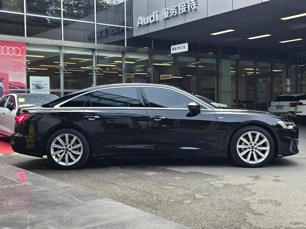 Audi A6L — фото 5
