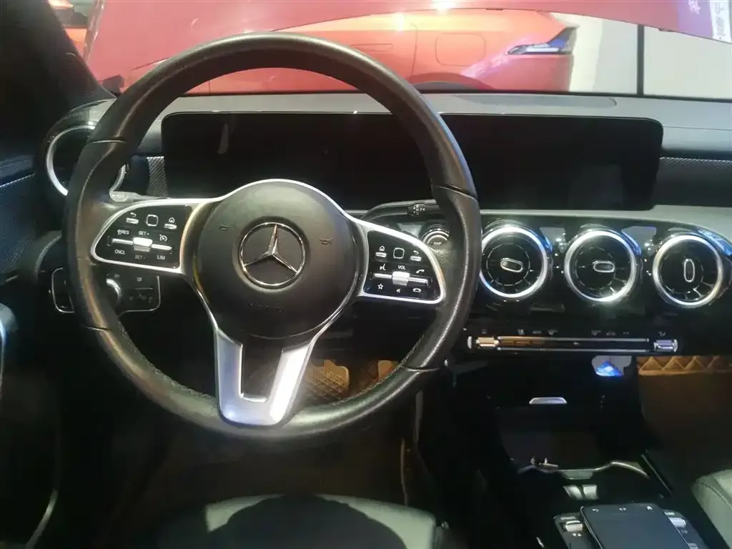 Mercedes-Benz A-Class — фото 10