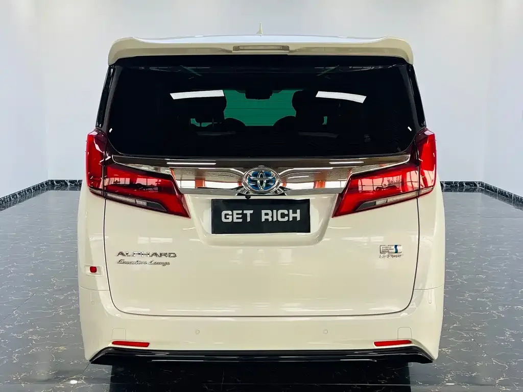 Toyota Alphard — фото 8