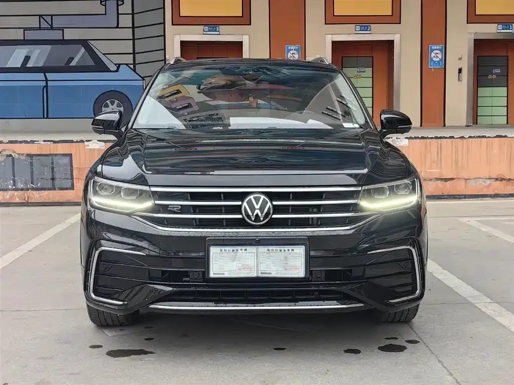 Volkswagen Tiguan L — фото 2
