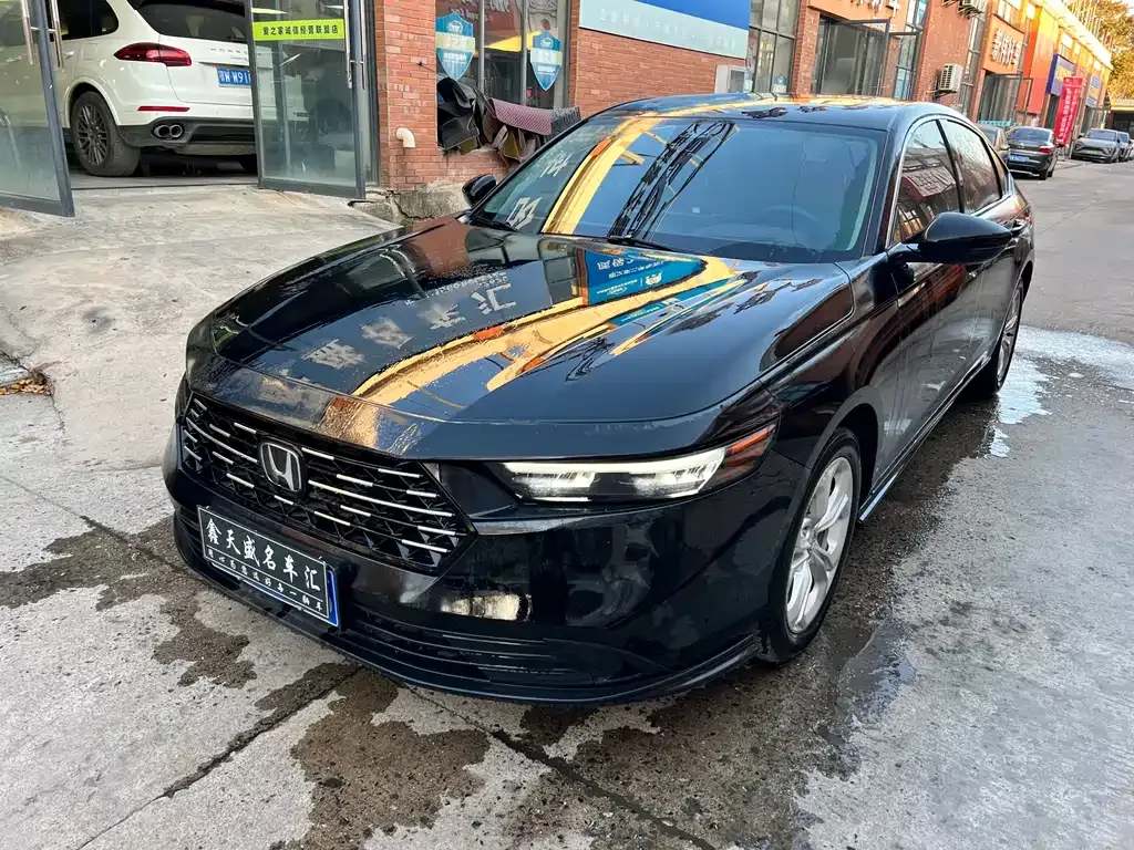 Honda Accord — фото 1