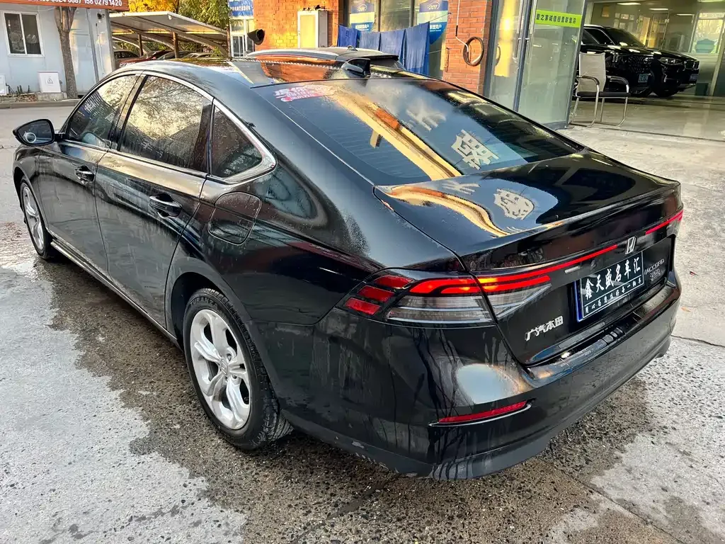 Honda Accord — фото 8