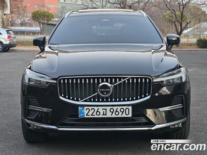Volvo XC60 — фото 1