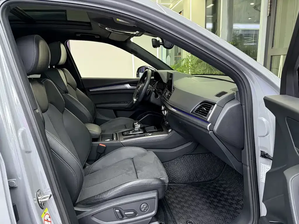 Audi Q5L Sportback — фото 6