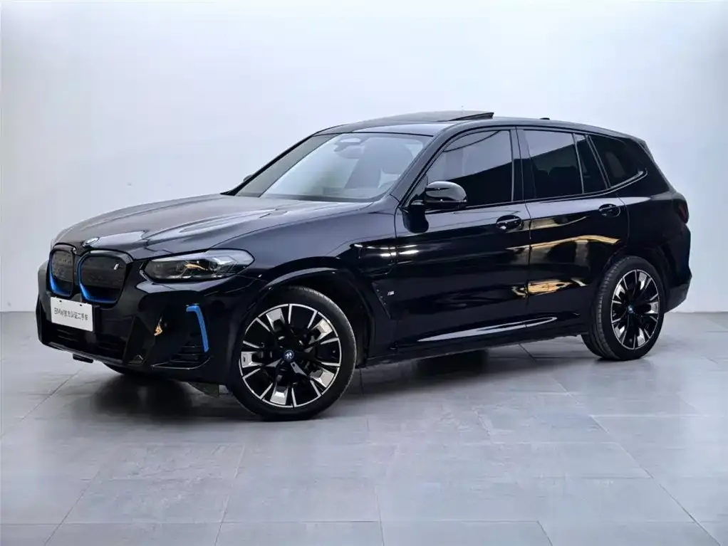 BMW iX3 — фото 1