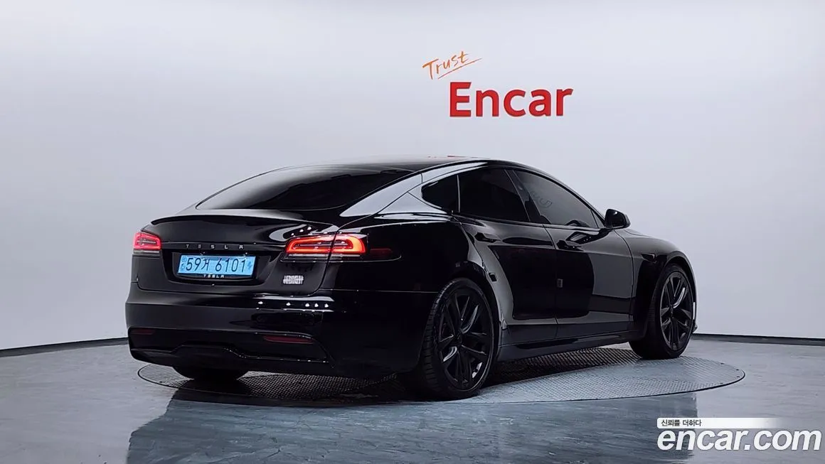 Tesla Model S — фото 2