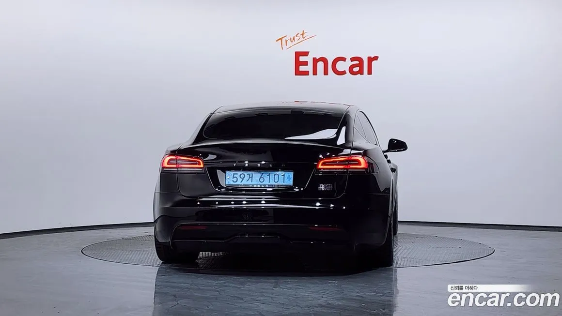 Tesla Model S — фото 4