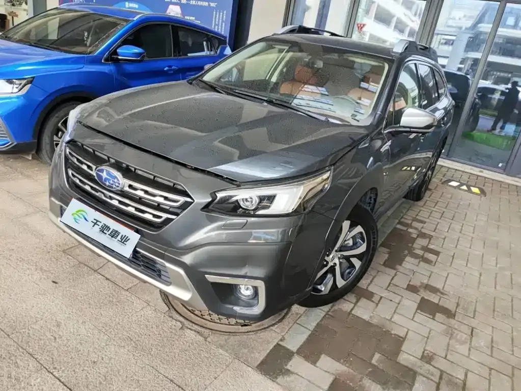 Subaru Outback — фото 1