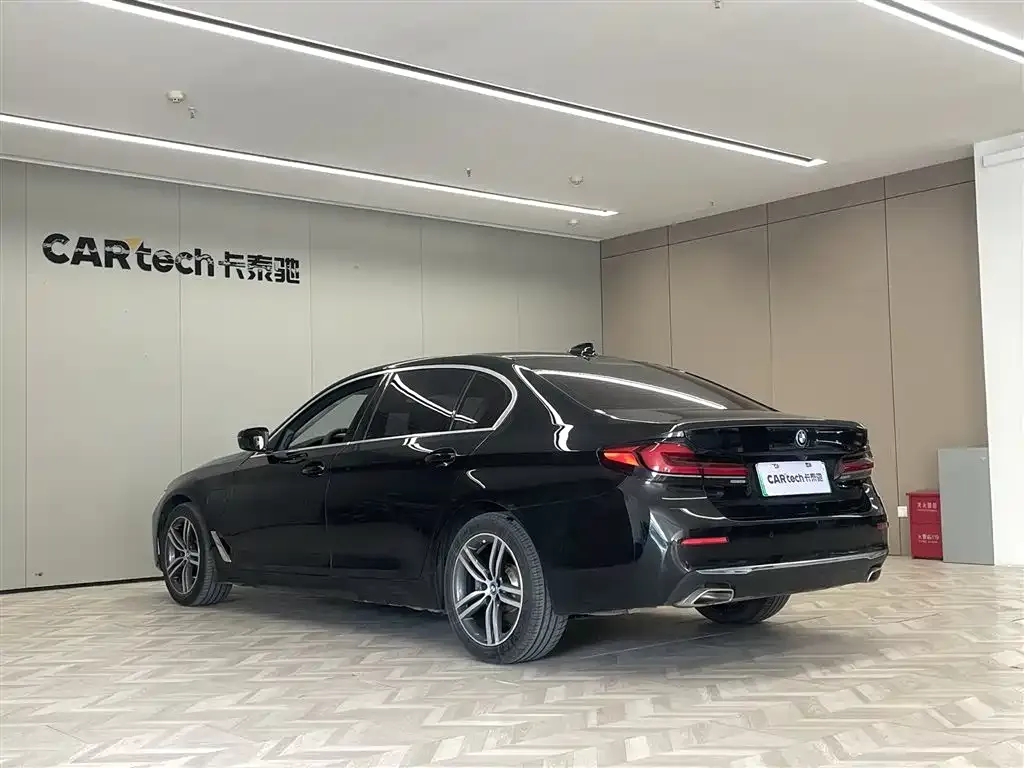BMW 5 Series New Energy — фото 7