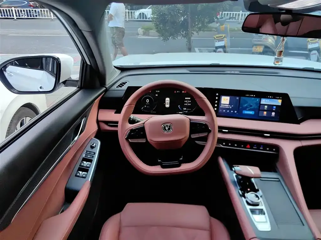 Changan CS75PLUS — фото 10