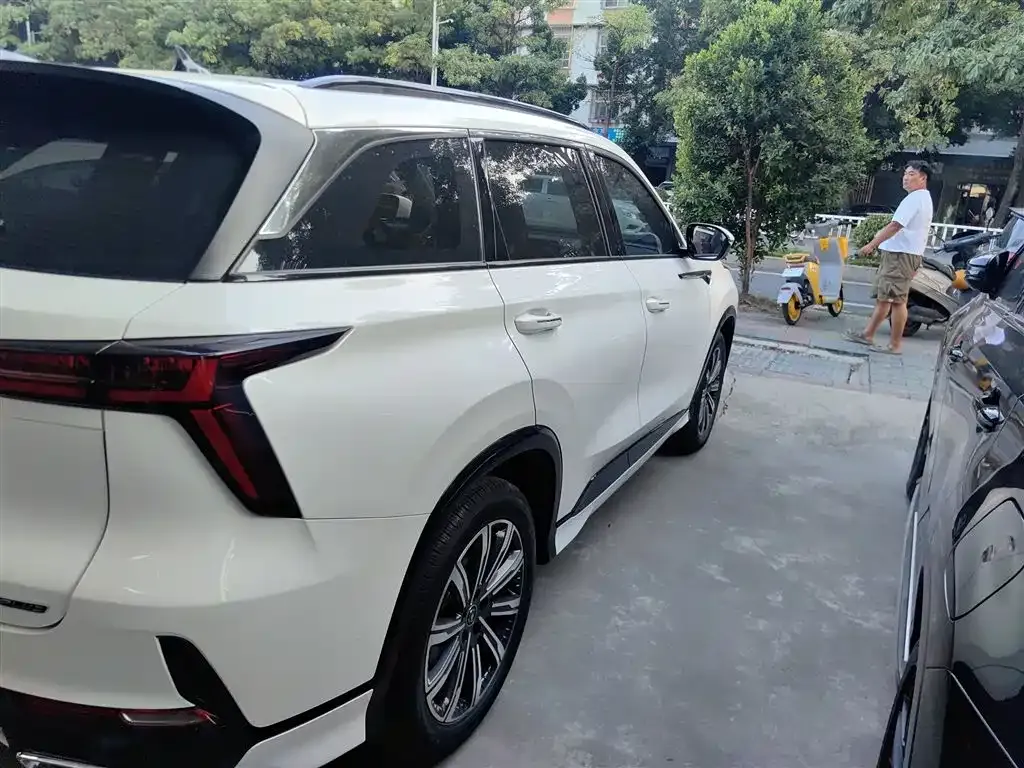 Changan CS75PLUS — фото 8