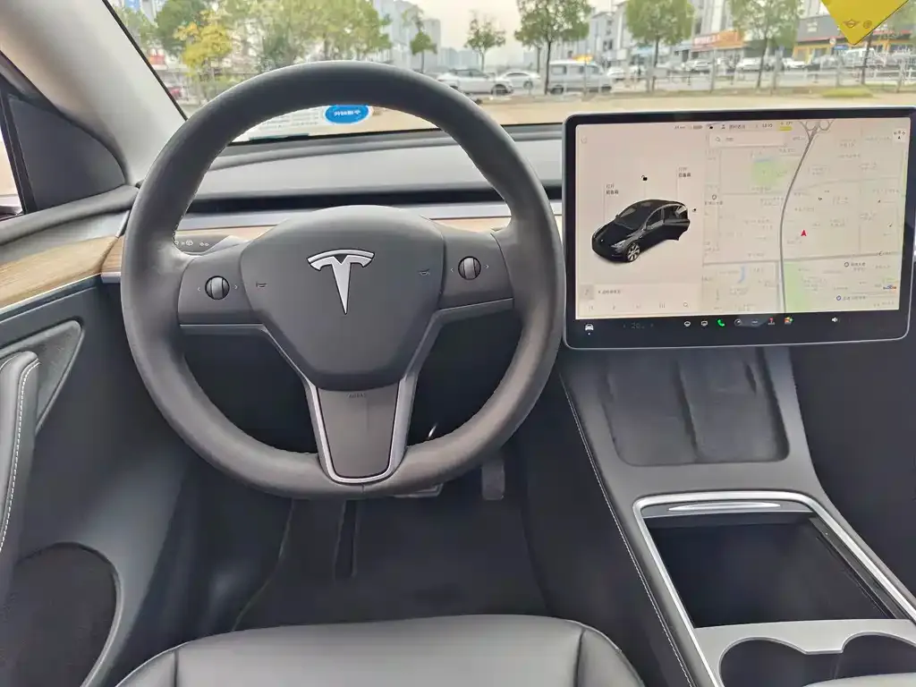 Tesla Model Y — фото 7