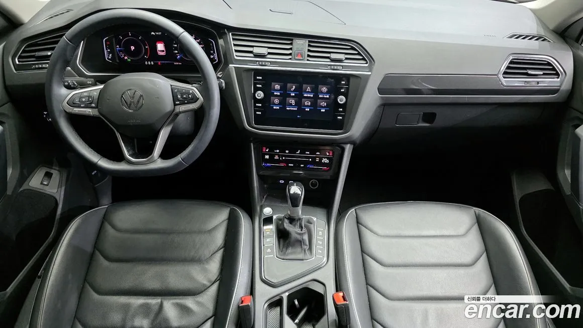 Volkswagen Tiguan — фото 7
