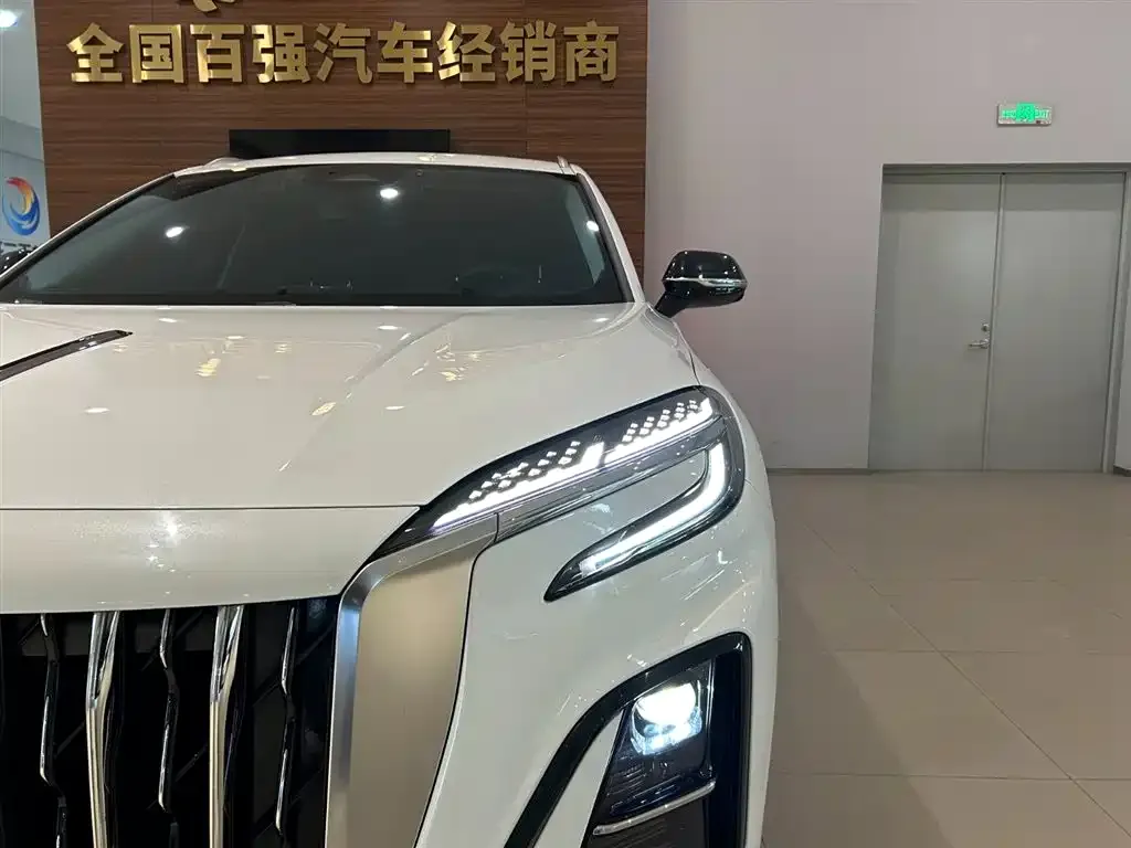 Hongqi HS3 — фото 9