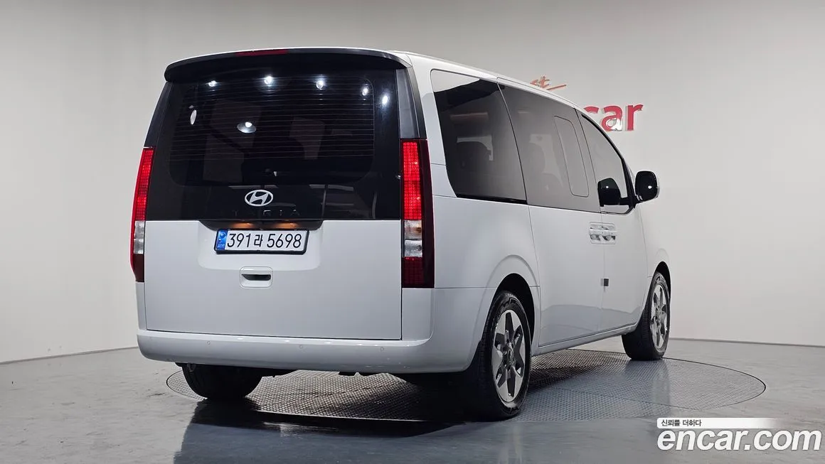 Hyundai Staria — фото 2