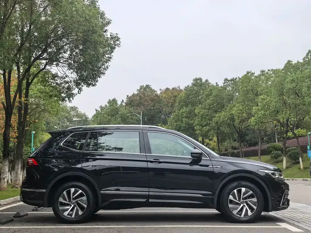 Volkswagen Tiguan L New Energy — фото 10