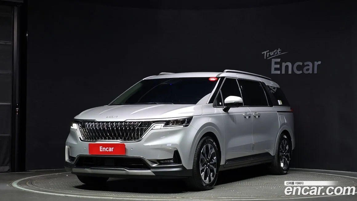 Kia Carnival — фото 1
