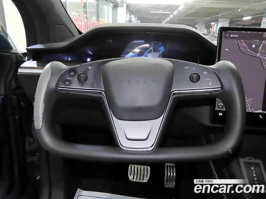 Tesla Model X — фото 10