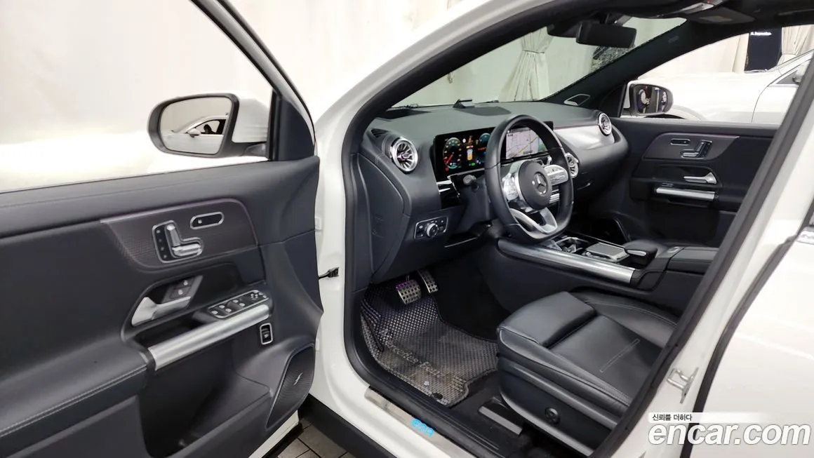 Mercedes-Benz EQA — фото 10