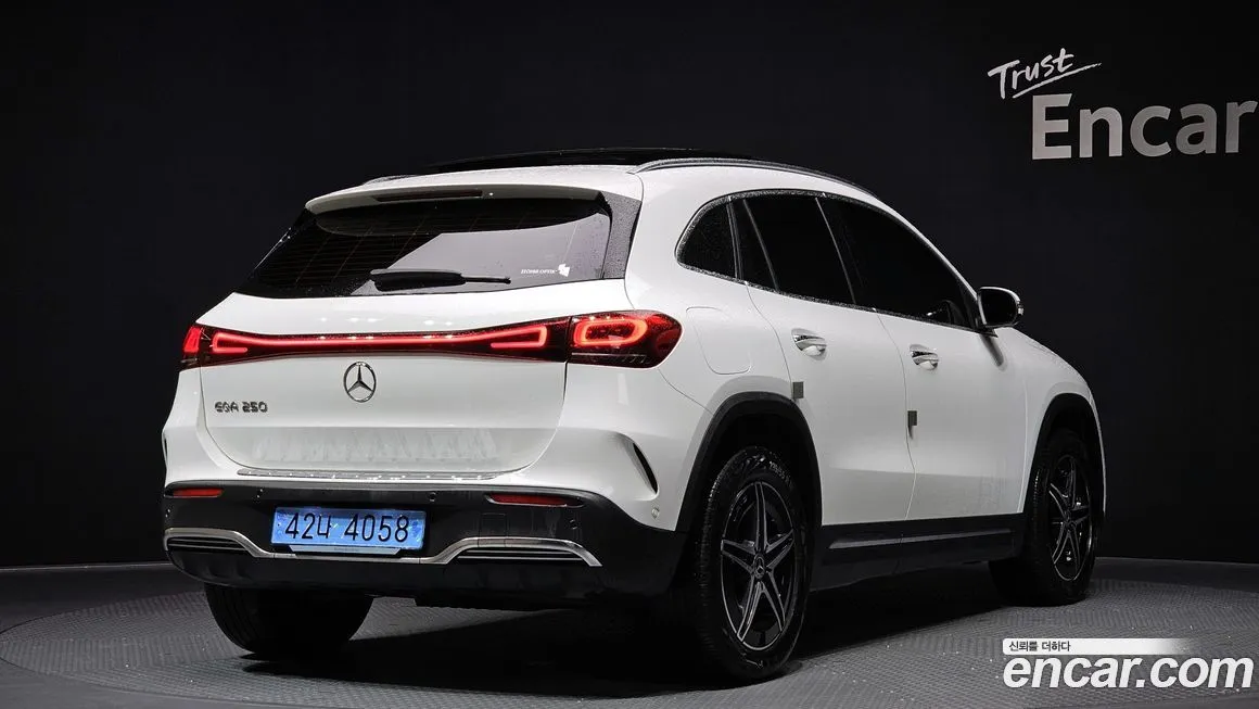 Mercedes-Benz EQA — фото 2