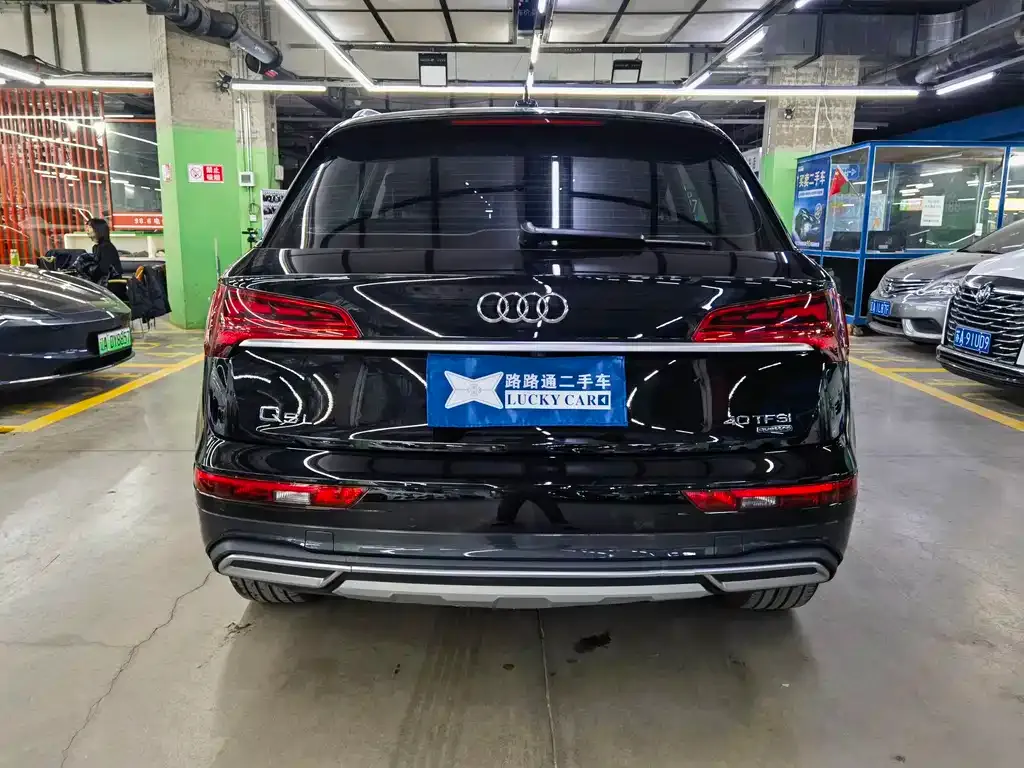 Audi Q5L — фото 5
