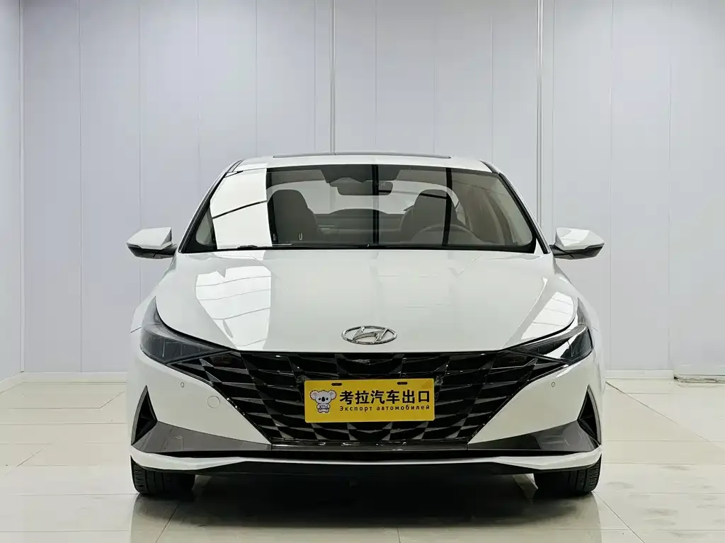 Hyundai Elantra — фото 2