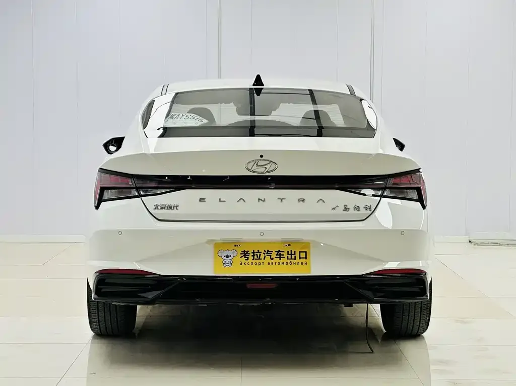 Hyundai Elantra — фото 3