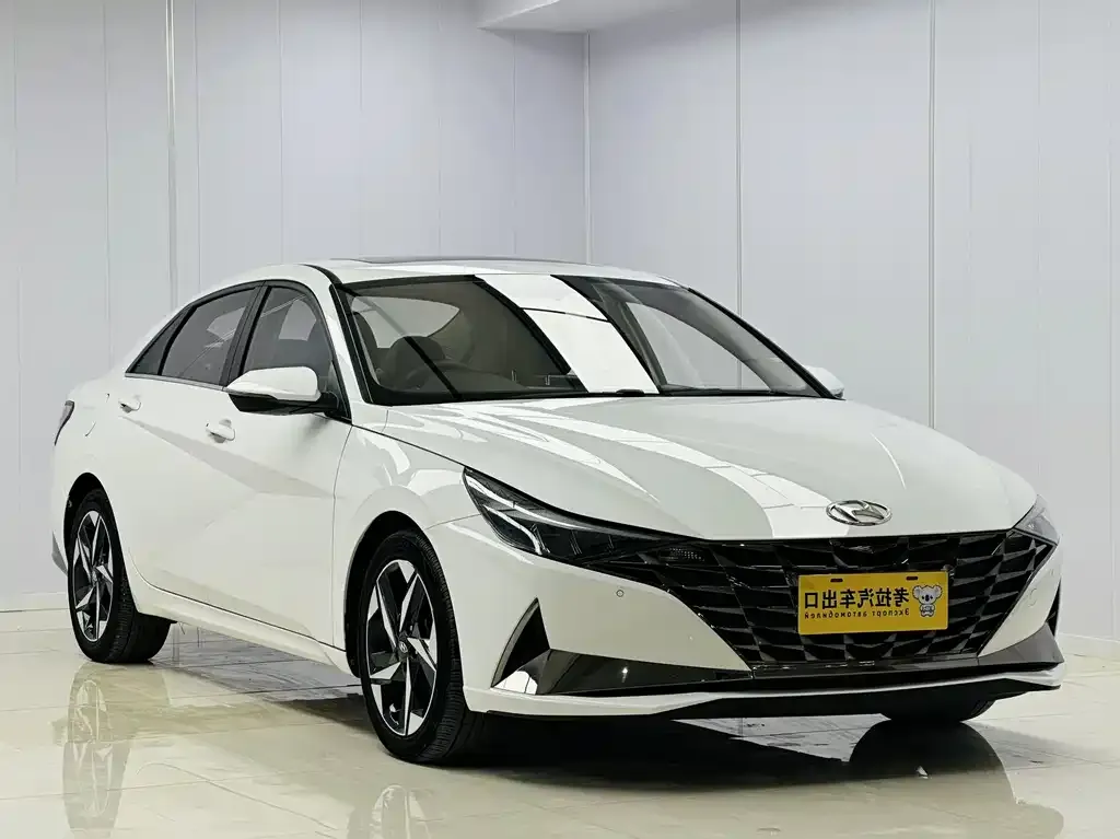 Hyundai Elantra — фото 8