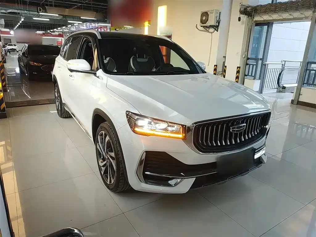 Geely Xingyue L — фото 4