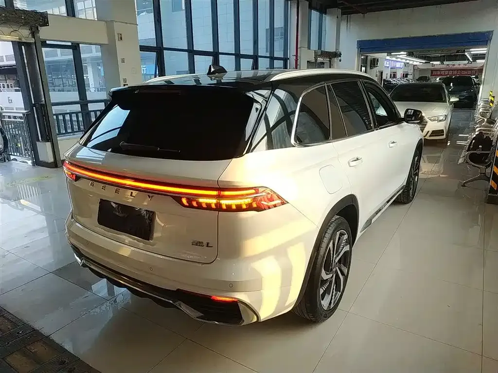 Geely Xingyue L — фото 7