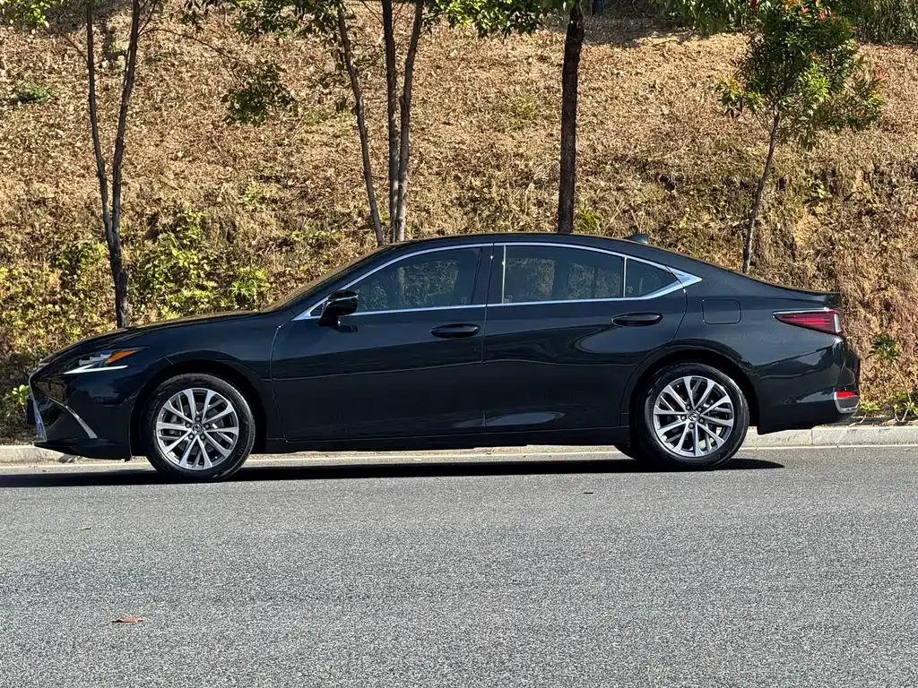 Lexus ES — фото 6