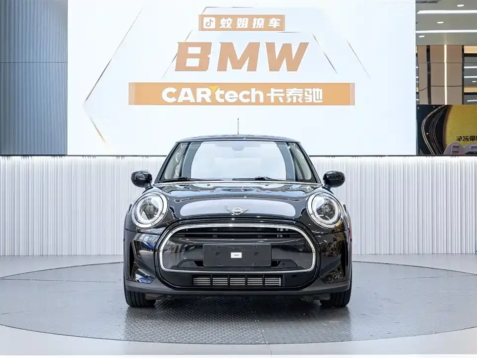 MINI Cooper (3-door) — фото 1