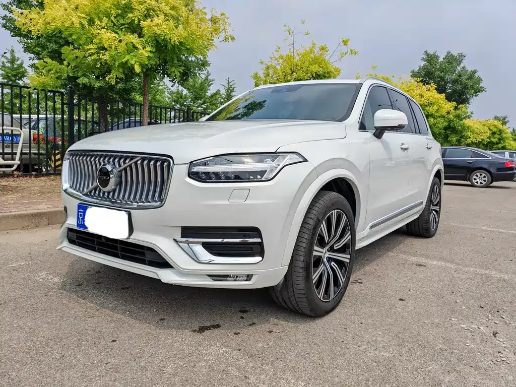 Volvo XC90 — фото 1