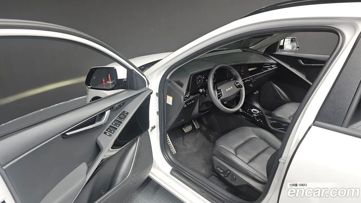 Kia Niro — фото 10