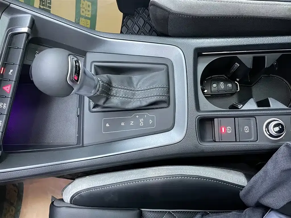 Audi Q3 Sportback — фото 10