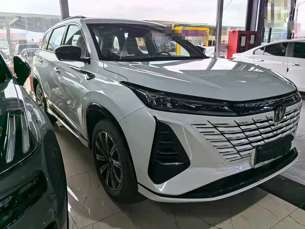 Changan CS75PLUS — фото 3