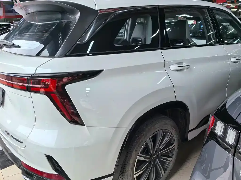 Changan CS75PLUS — фото 6