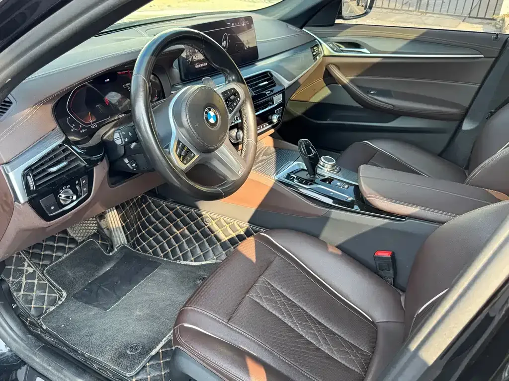 BMW 5 Series — фото 4