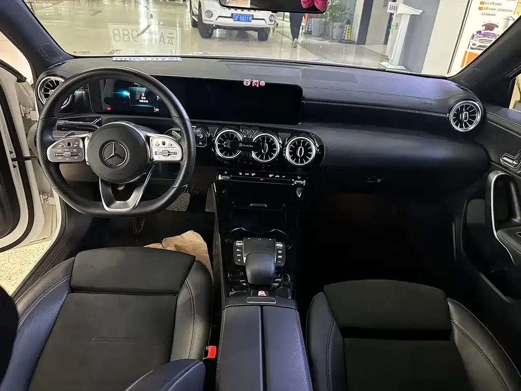 Mercedes-Benz A-Class — фото 10