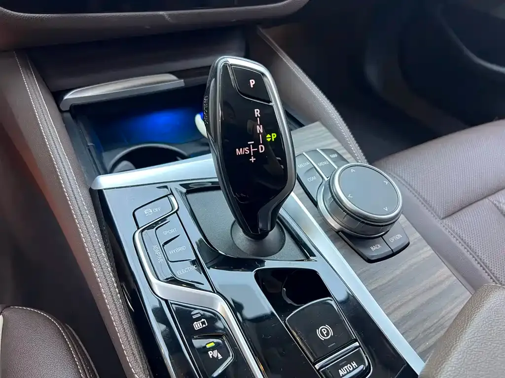 BMW 5 Series New Energy — фото 5